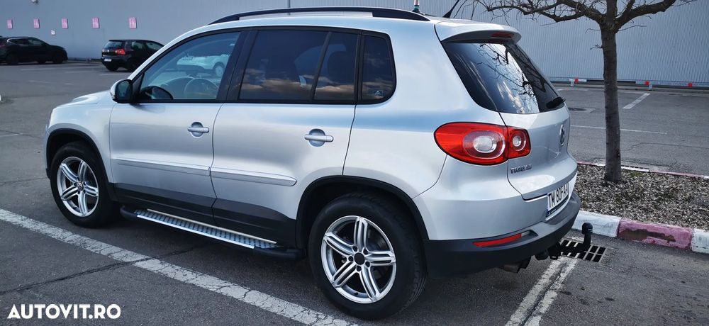 Volkswagen Tiguan - 2