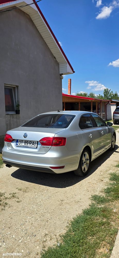 Volkswagen Jetta 2.0 TDI DPF Comfortline - 3