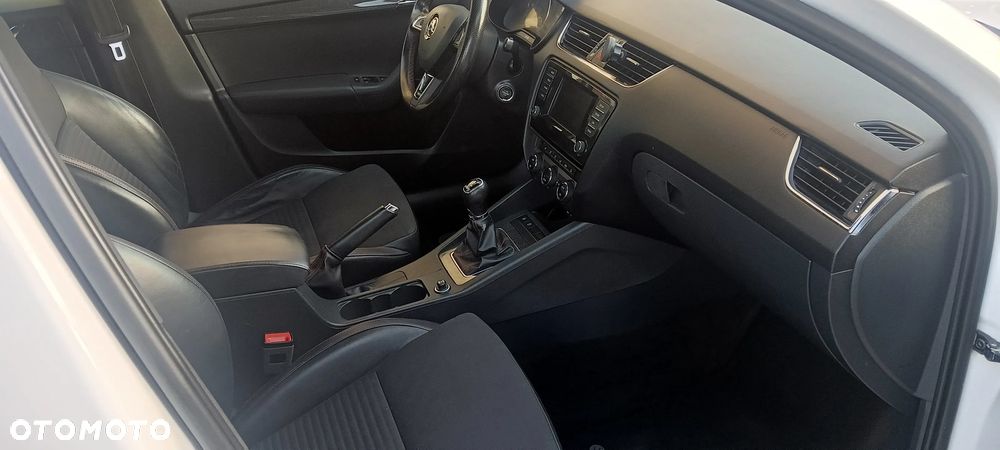 Skoda Octavia 2.0 TDI RS - 24