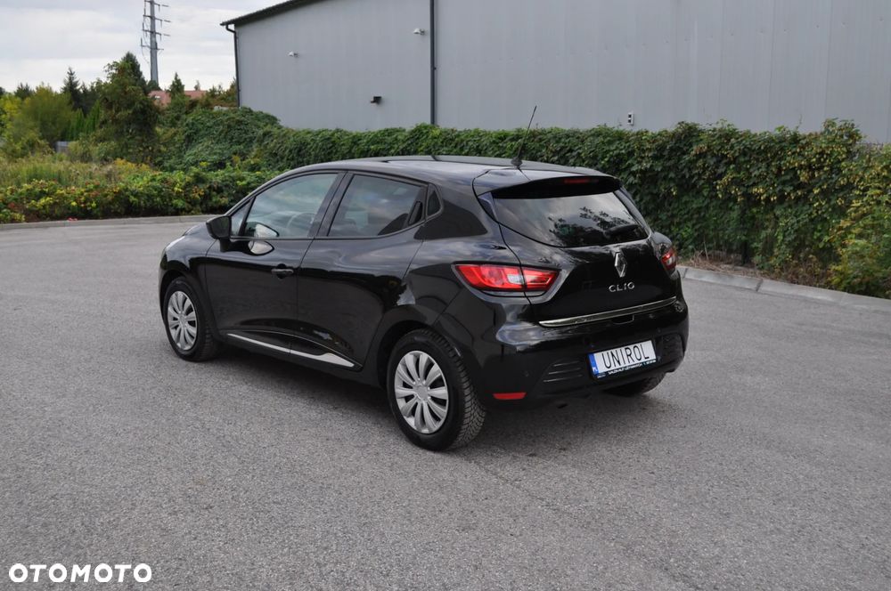 Renault Clio - 10