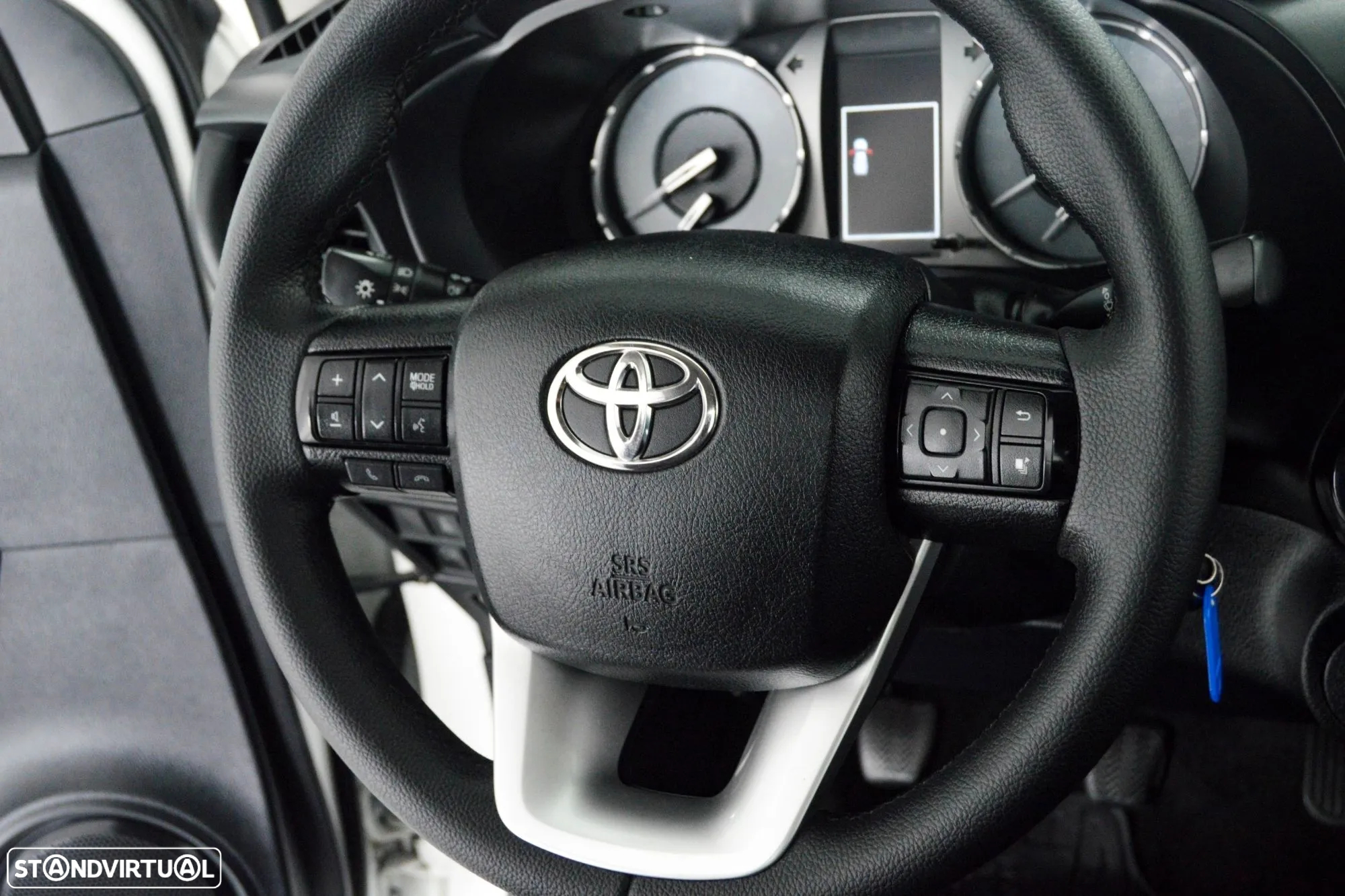 Toyota Hilux 2.4 D-4D 4X2 Cabine Simples 2L - 31