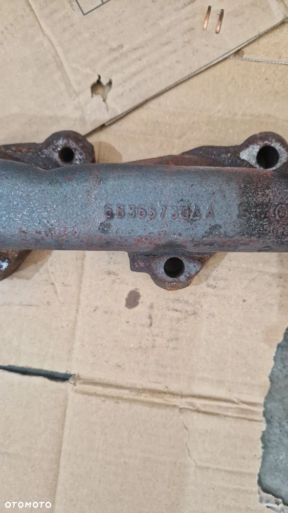 Kolektor wydechowy prawy Ram 1500 V 5.7 hemi 68365738AA - 2