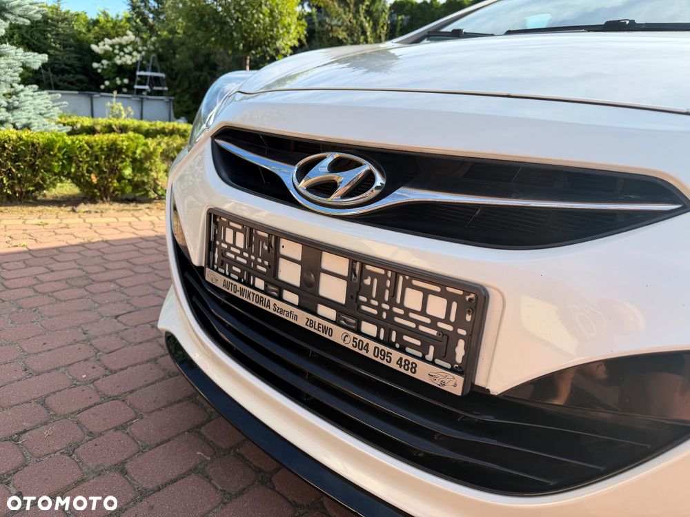 Hyundai i40 Kombi blue 1.6 Family - 9