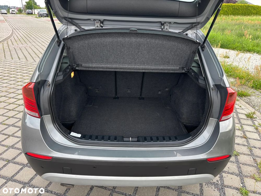 BMW X1 sDrive18d xLine - 16