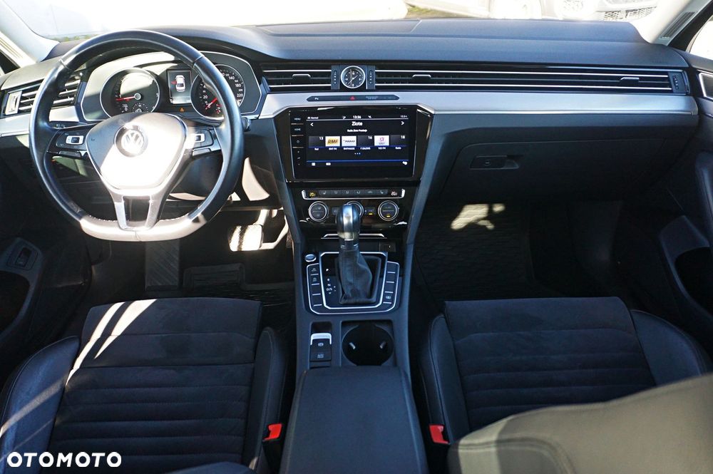Volkswagen Passat - 13