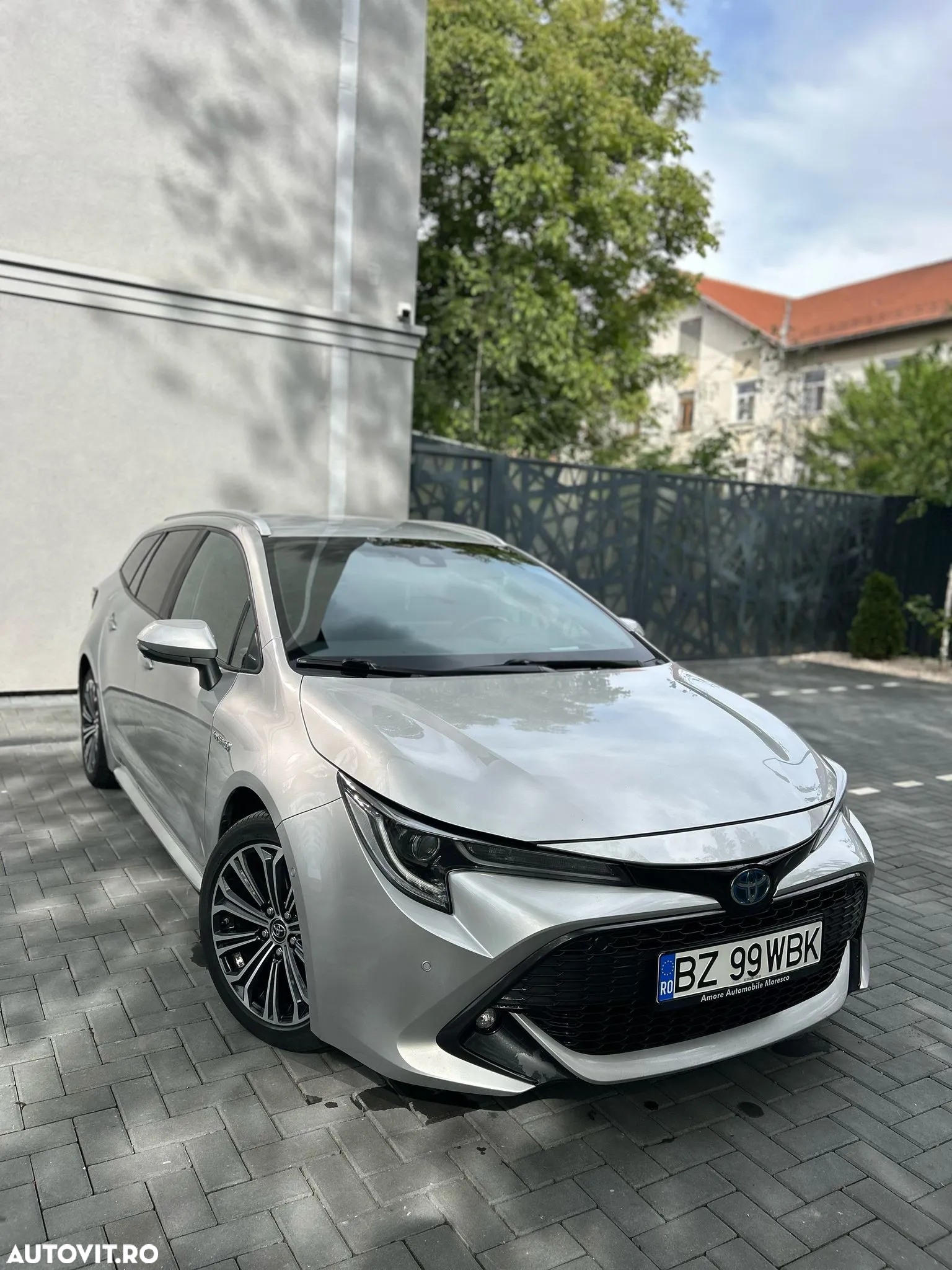 Toyota Corolla 2.0 Hybrid Touring Sports Lounge - 2