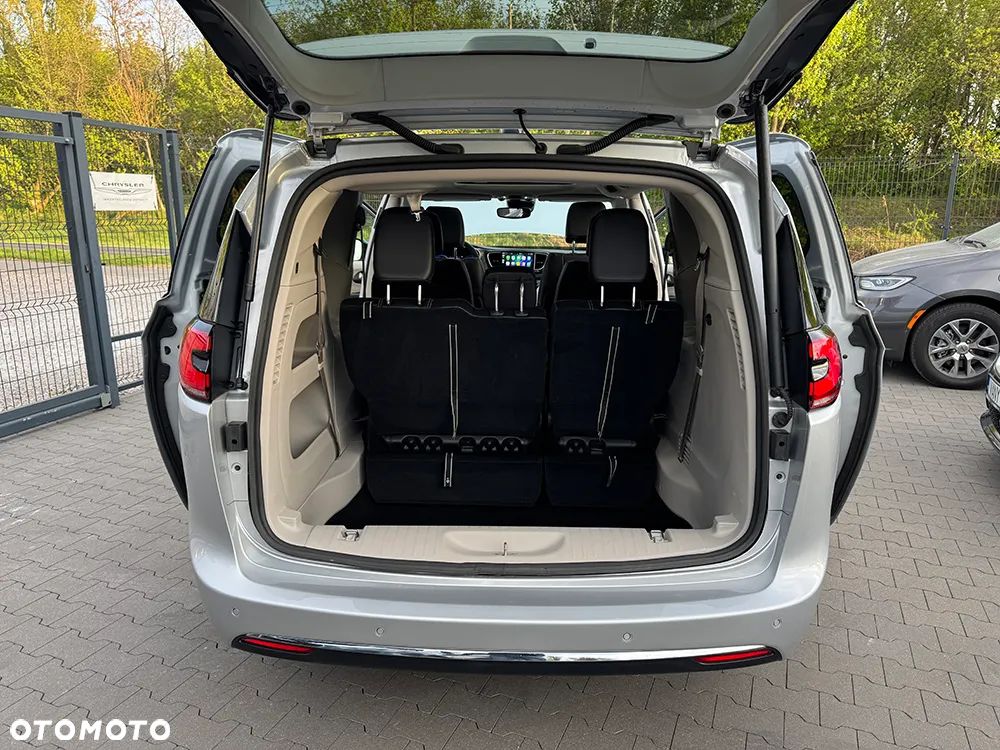 Chrysler Pacifica - 19