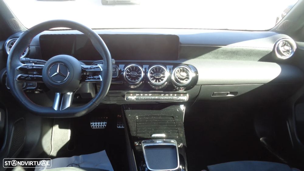 Mercedes-Benz A 250 e AMG Line - 4