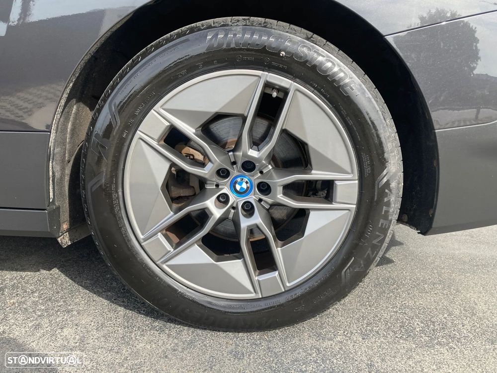 BMW iX — fotografia 11