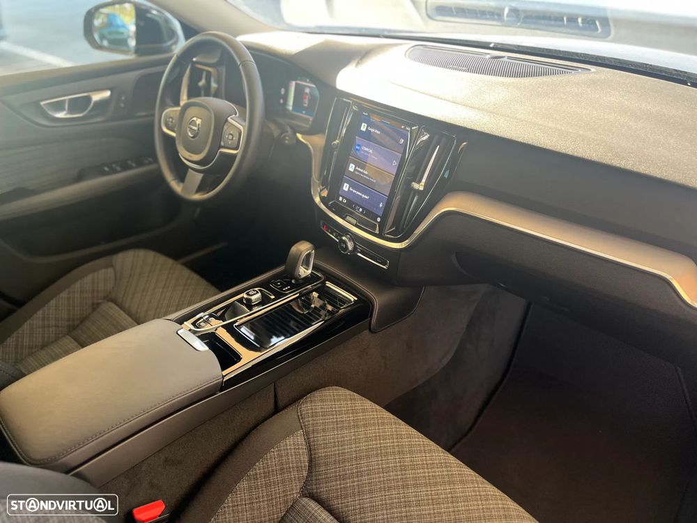 Volvo V60 2.0 T6 AWD TE Core - 3