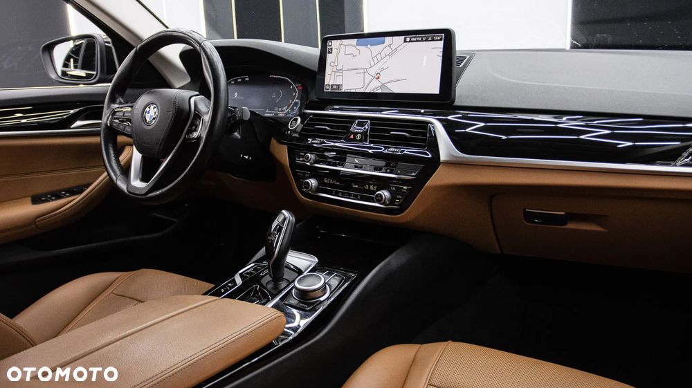 BMW Seria 5 530e PHEV - 16