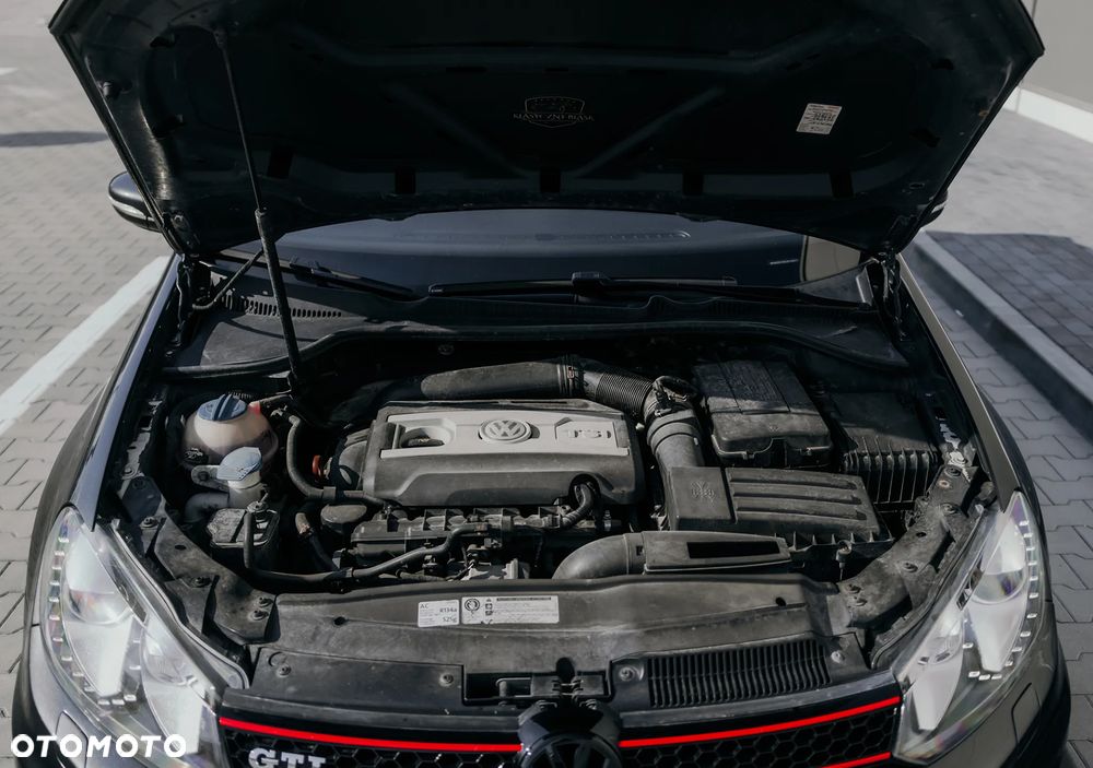 Volkswagen Golf VI 2.0 TSI GTI - 17