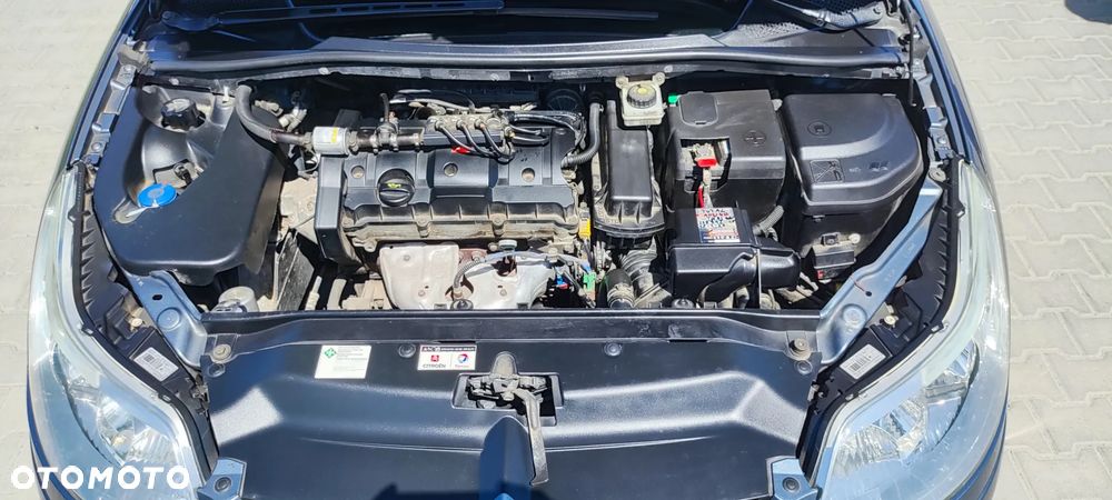 Citroën C4 1.6 16V VTR - 8
