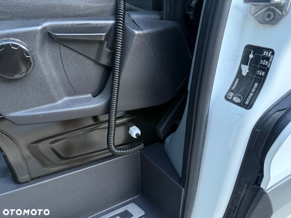 Ford Transit - 32