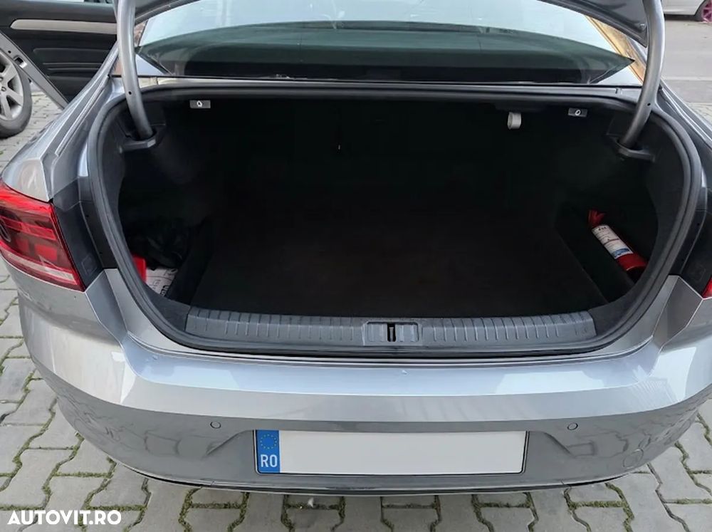 Volkswagen Passat 2.0 TDI DSG Highline - 7