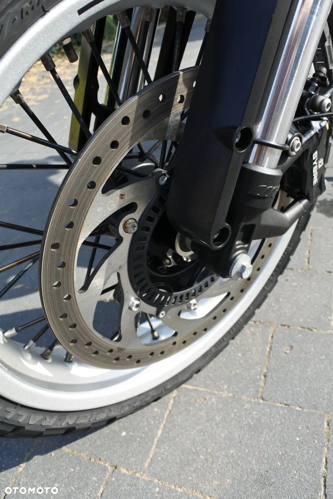 Husqvarna Svartpilen - 11