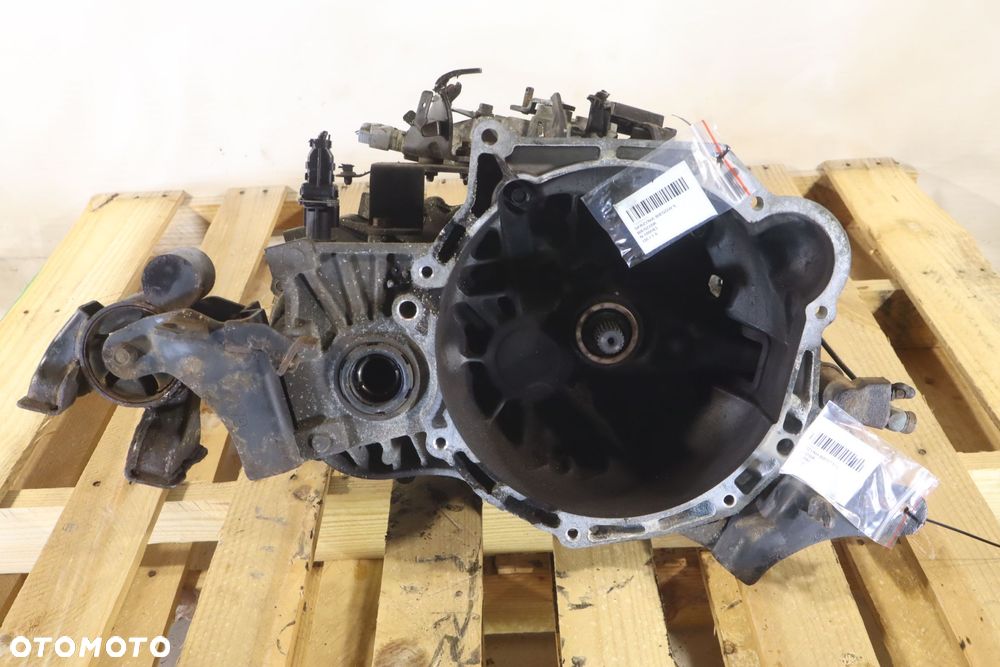 SKRZYNIA BIEGÓW 5 BIEGOWA HYUNDAI I30 I 1.6 R81773 - 1
