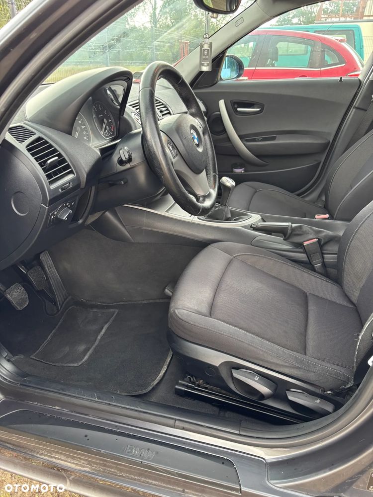 BMW Seria 1 116i - 13