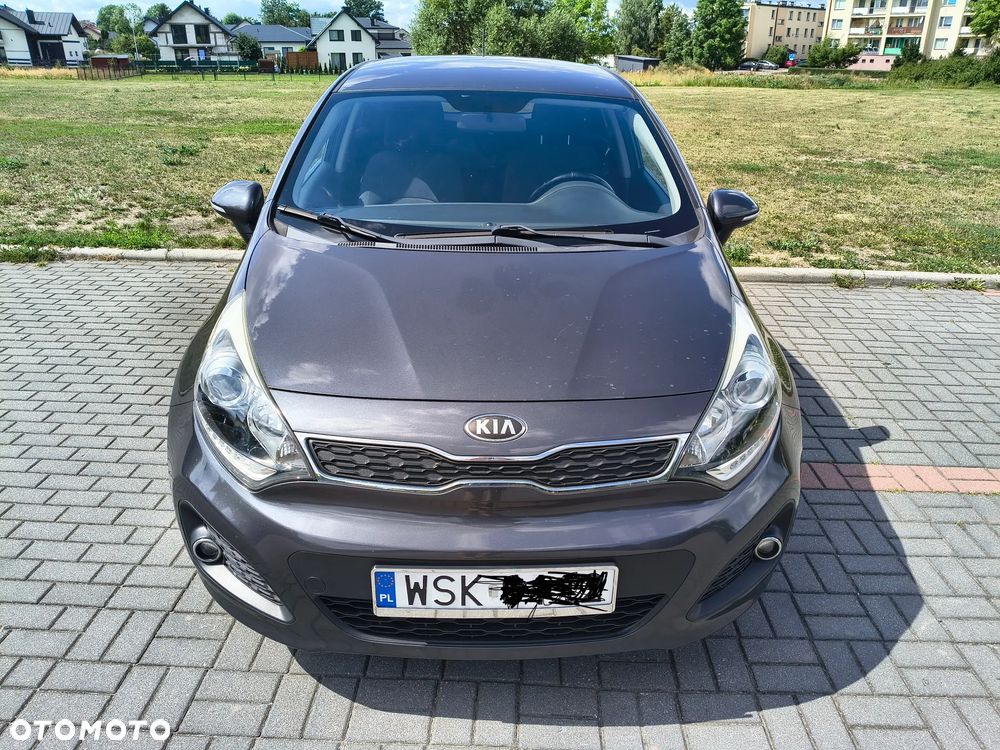Kia Rio 1.2 L - 10