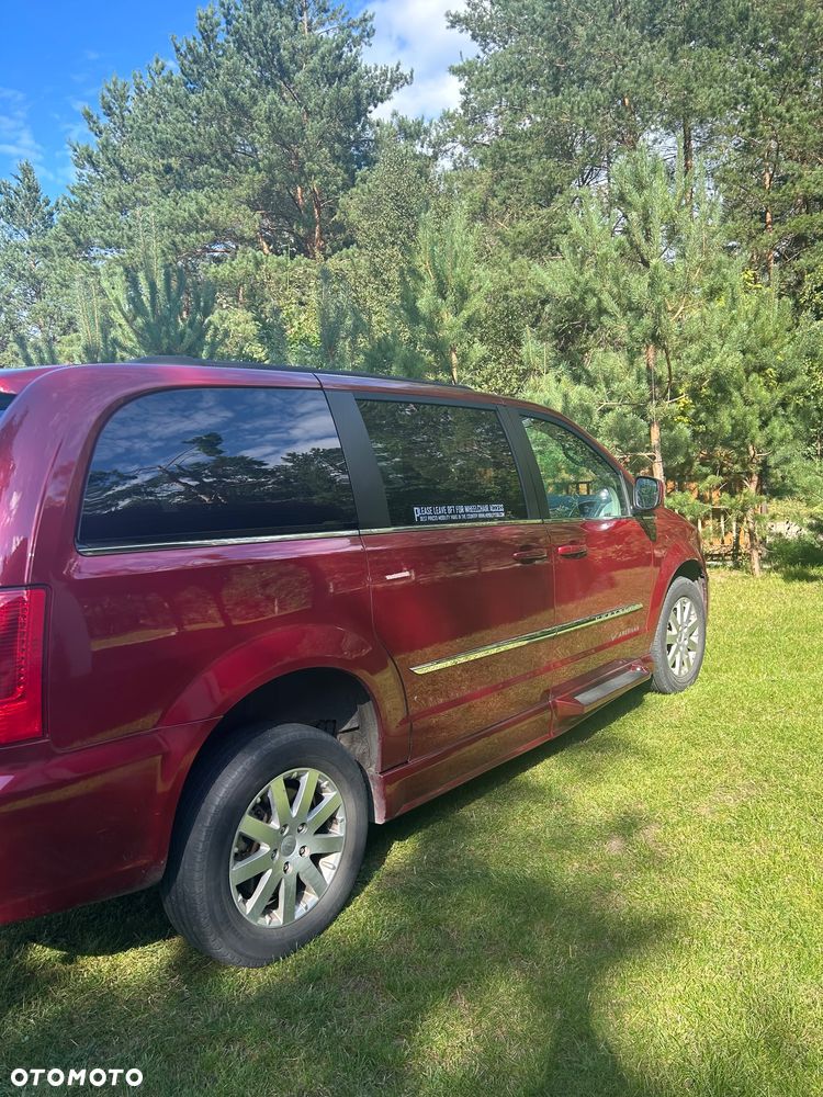 Chrysler Town & Country 3.6 Limited - 4
