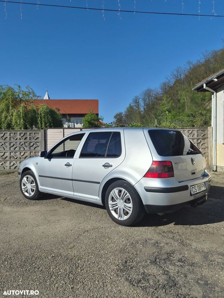 Volkswagen Golf 1.4 - 4