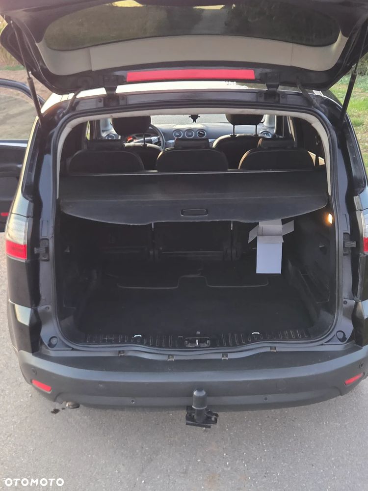 Ford S-Max - 13
