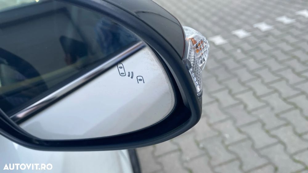 Toyota C-HR 2.0 HSD 184 CP 4x2 CVT C-ult Style bi-tone - 21