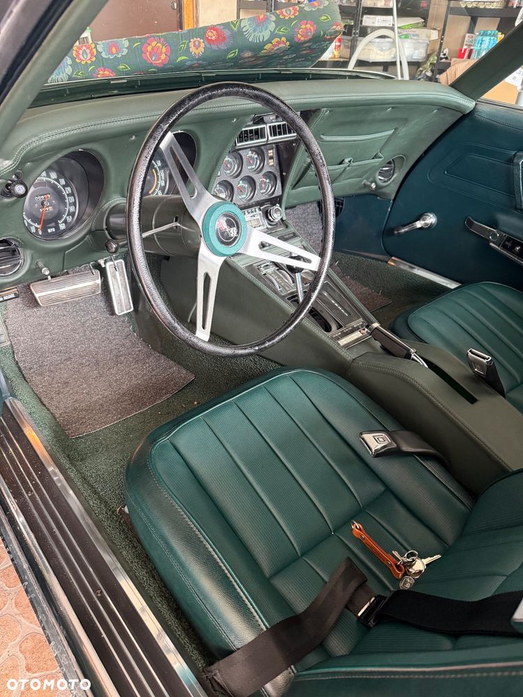 Chevrolet Corvette - 16