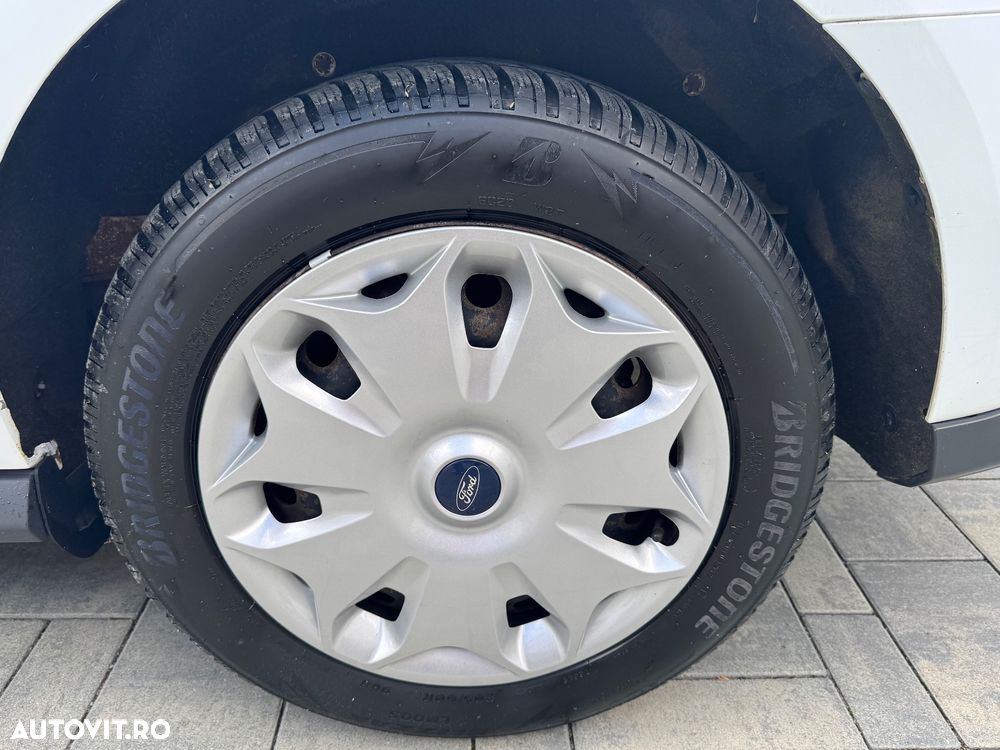 Ford Transit Connect - 23