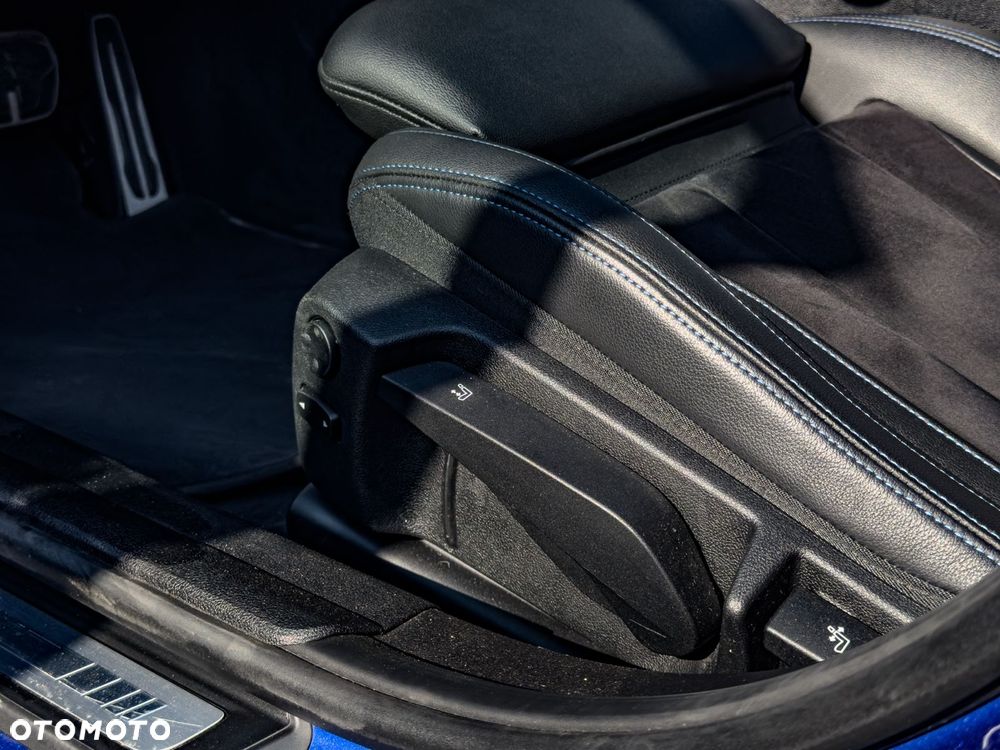 BMW Seria 3 320d xDrive mHEV sport - 23