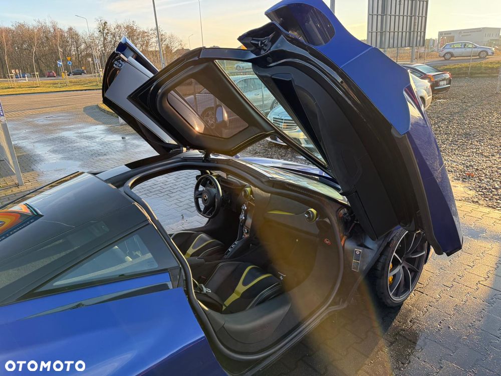 McLaren 720S Coupe Standard - 18