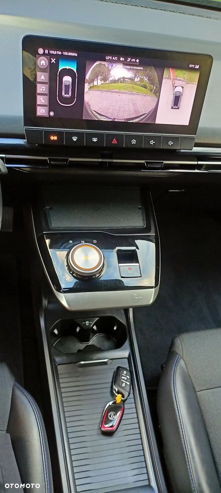 MG 4 Luxury 64 kWh - 12