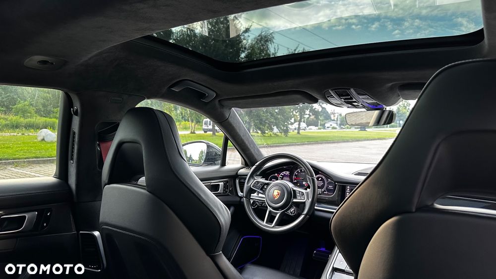 Porsche Panamera 4S Executive - 36