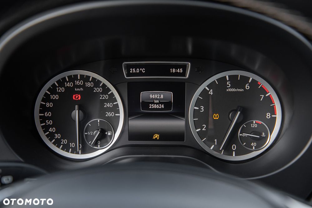 Infiniti Q30 - 20
