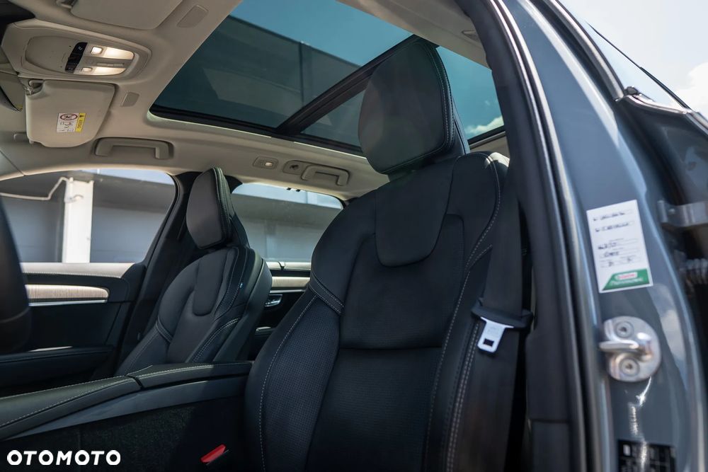 Volvo V90 Cross Country B5 D AWD Ultimate - 30