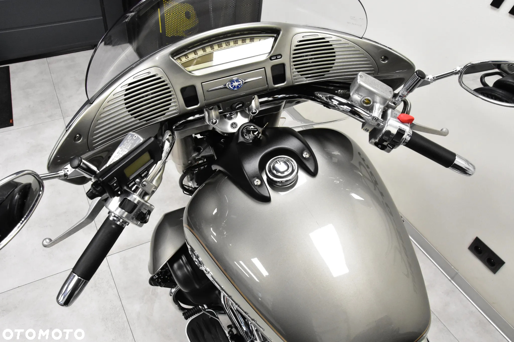 Yamaha XVZ - 21