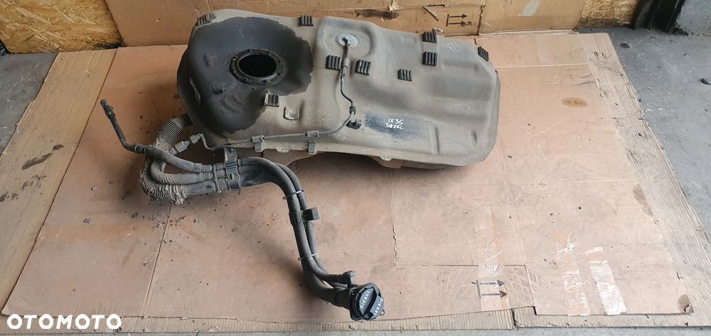 Zbiornik paliwa bak Hyundai IX35 1.7 CRDI 31100-2Y230 - 1