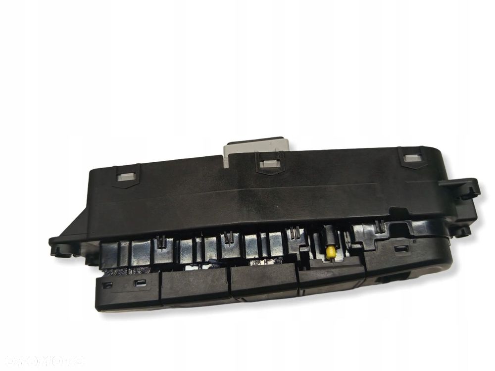 Przyciski Pasa Ruchu Martwego Pola ESP Hyundai I30 III FASTBACK 3H3J221300 - 13