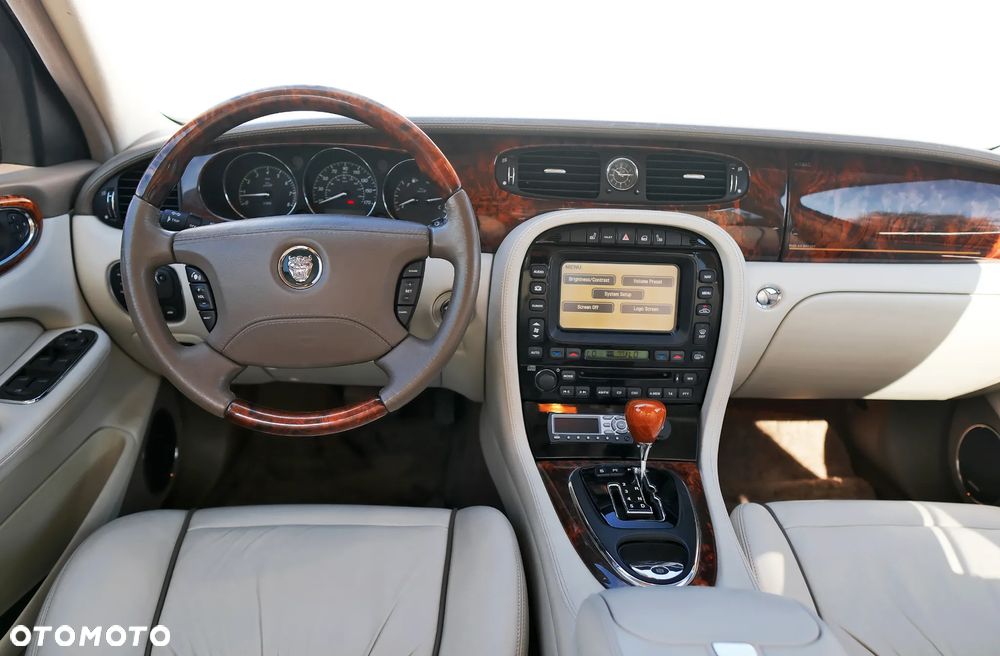 Jaguar XJ XJ8 4.2 LWB High - 34