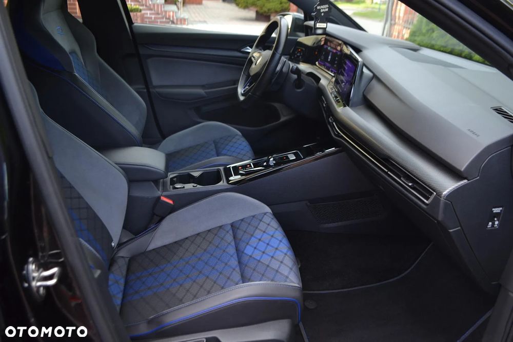 Volkswagen Golf VIII 2.0 TSI 4Motion R DSG - 31