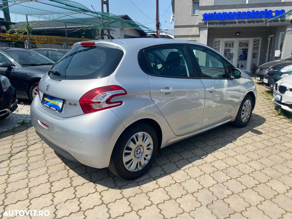 Peugeot 208 - 5