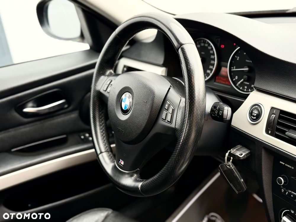 BMW Seria 3 320i Edition Sport - 35