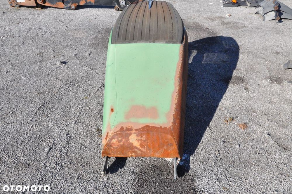 MASKA POKRYWA SILNIKA FENDT 724 - 3