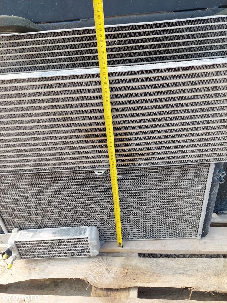 [17][69×70] Chłodnica cieczy oleju wody zespół chłodnic intercooler Manitou MT 1840 [PGI 51146] - 24