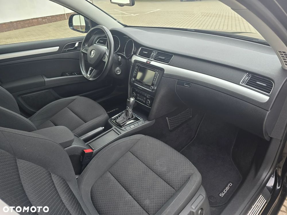 Skoda Superb 2.0 TDI DSG Elegance - 22