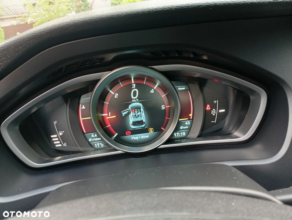 Volvo V40 D2 Momentum - 6