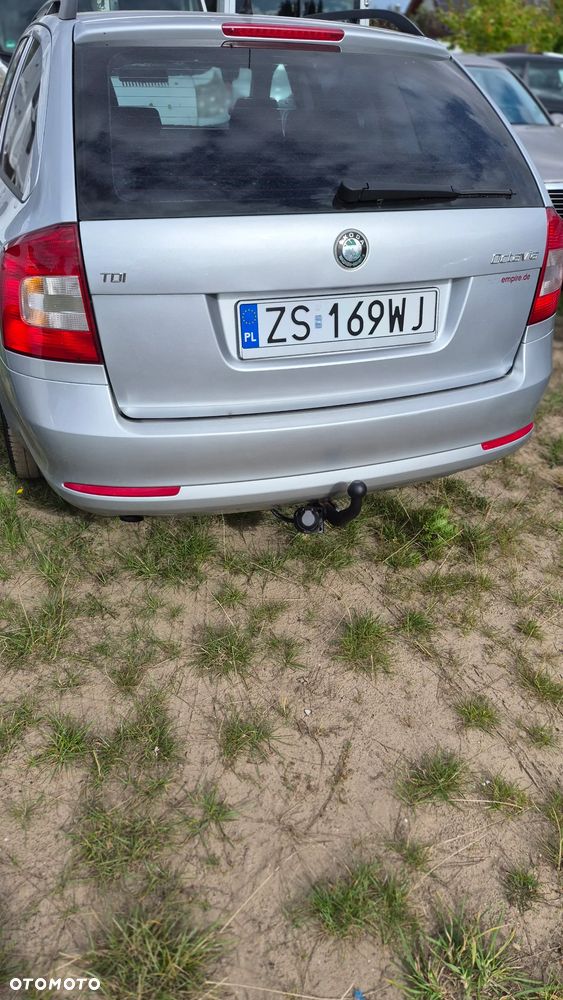 Skoda Octavia 1.6 TDI DPF Ambiente - 38