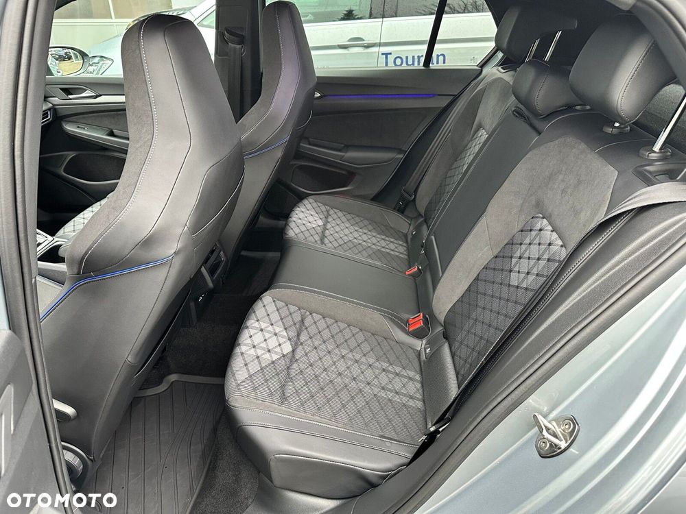 Volkswagen Golf - 11