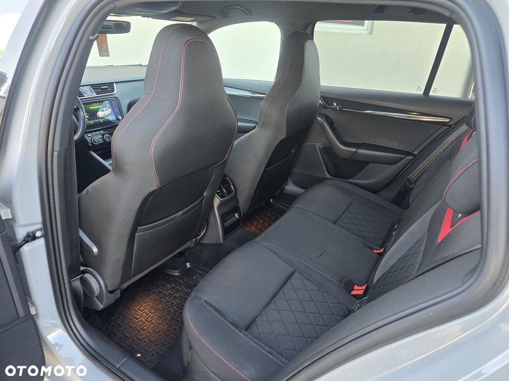 Skoda Octavia 2.0 TDI RS DSG - 9