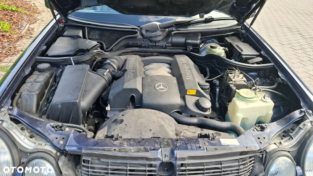 Mercedes-Benz Klasa E 280 4 Matic Elegance - 21